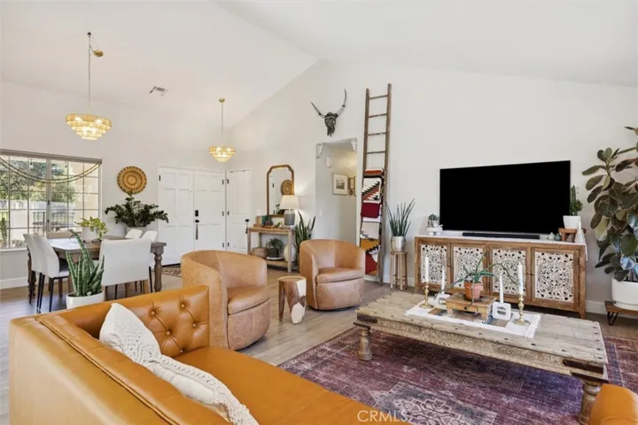215 Meadowlark Road, Paso Robles, California 93446