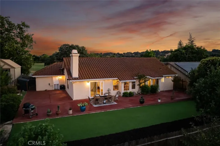215 Meadowlark Road, Paso Robles, California 93446
