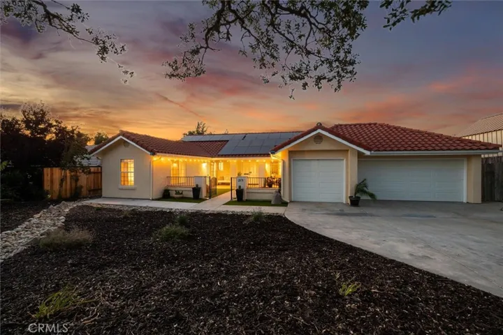 215 Meadowlark Road, Paso Robles, California 93446