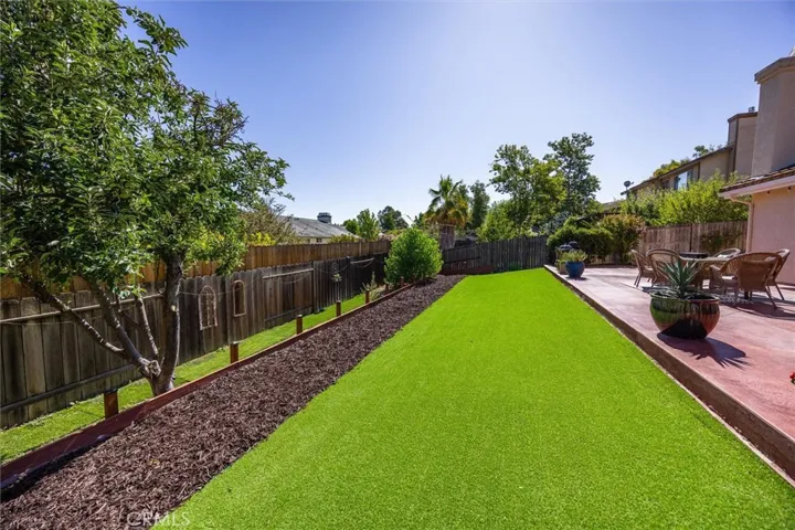 215 Meadowlark Road, Paso Robles, California 93446