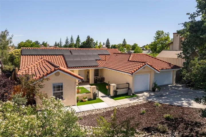 215 Meadowlark Road, Paso Robles, California 93446