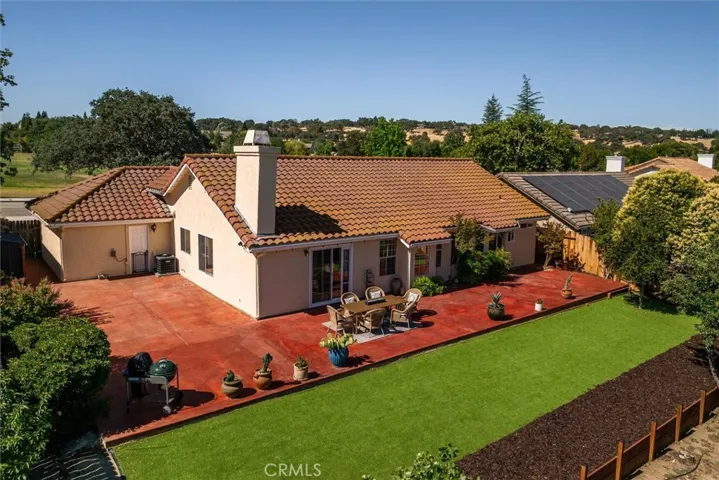 215 Meadowlark Road, Paso Robles, California 93446