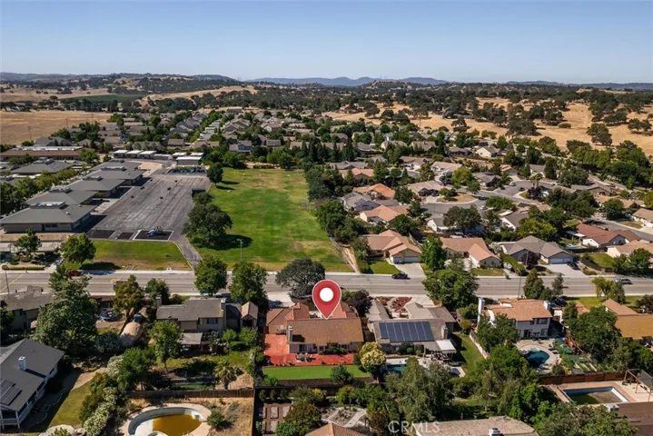 215 Meadowlark Road, Paso Robles, California 93446