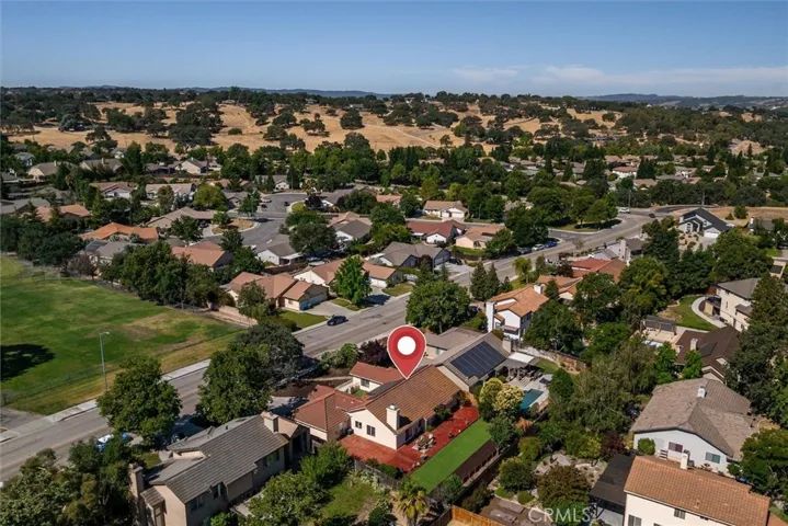215 Meadowlark Road, Paso Robles, California 93446