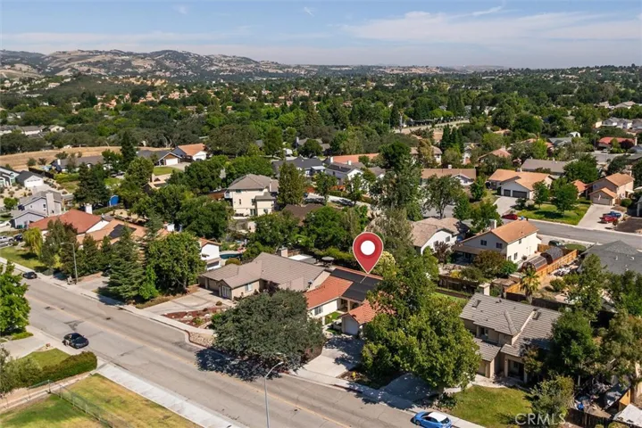 215 Meadowlark Road, Paso Robles, California 93446