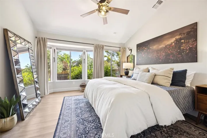 215 Meadowlark Road, Paso Robles, California 93446