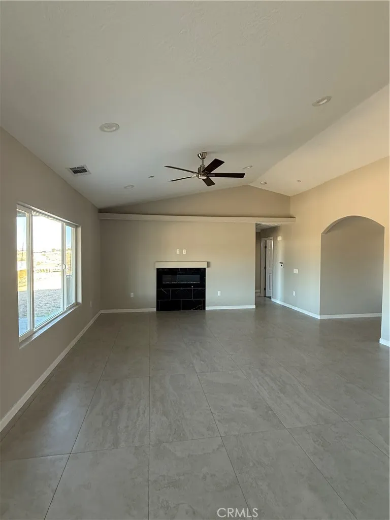 18238 Talisman Street, Hesperia, California 92345 home-pic-1