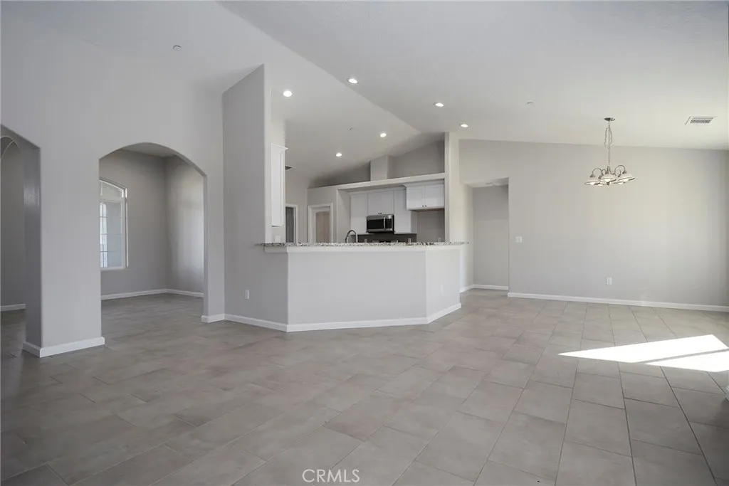 18238 Talisman Street, Hesperia, California 92345 home-pic-4