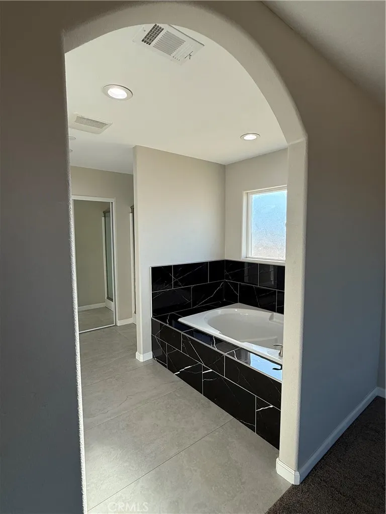 18238 Talisman Street, Hesperia, California 92345 home-pic-13