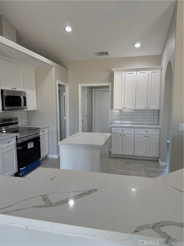 18238 Talisman Street, Hesperia, California 92345 home-pic-7