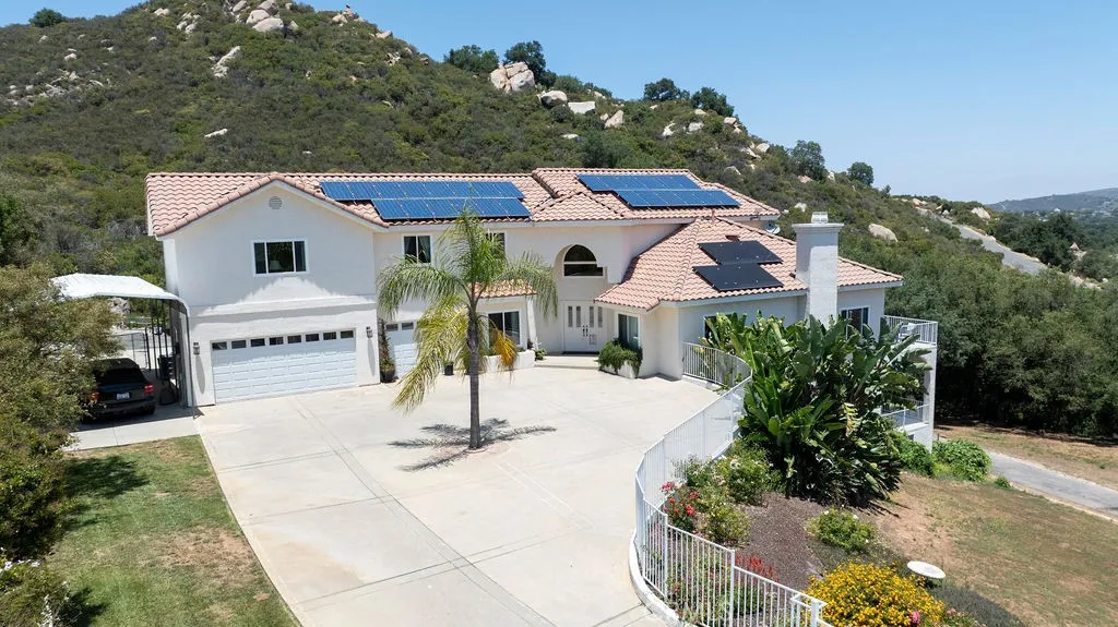 18380 Avenida Caleta, Murrieta, California 92562, 6 Bedrooms Bedrooms, ,7 BathroomsBathrooms,Residential,For Sale,Avenida Caleta,PW25146148