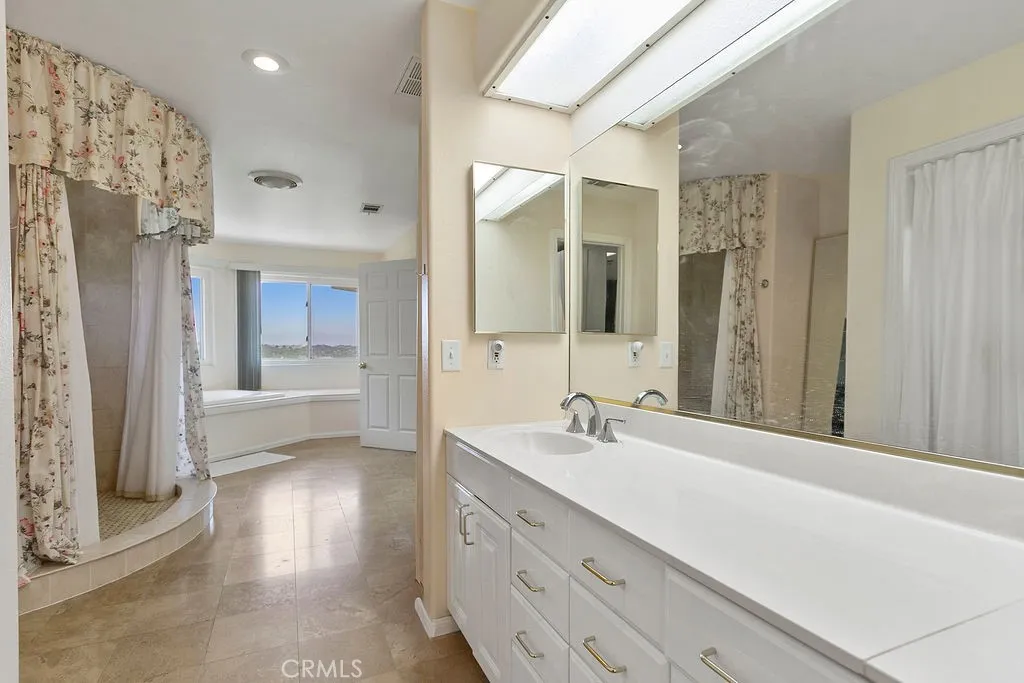 18380 Avenida Caleta, Murrieta, California 92562 home-pic-23