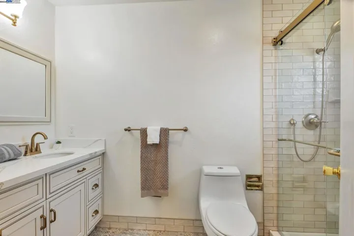 1021 Lee Ave, San Leandro, California 94577