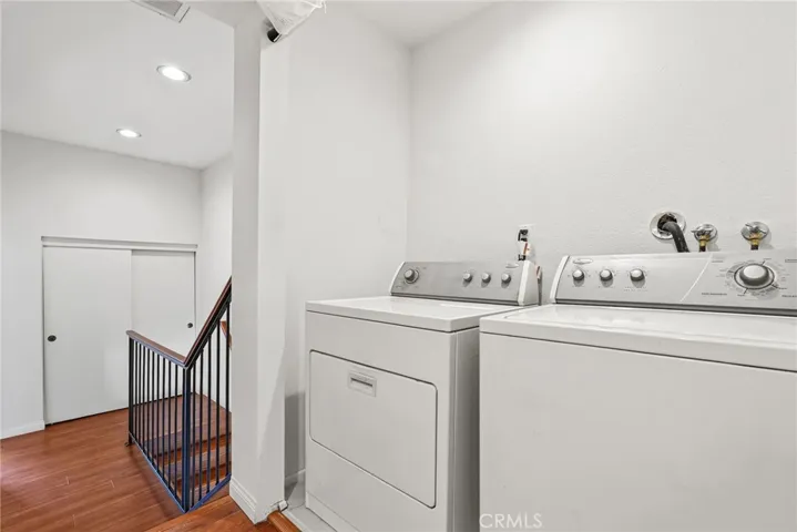 1737 Peyton #E