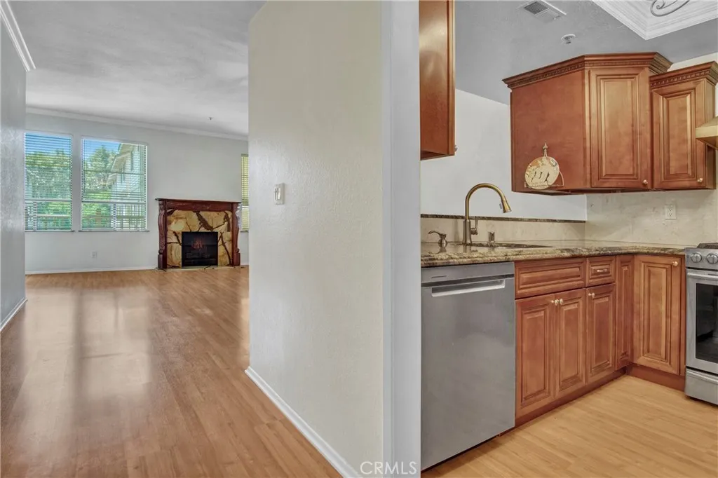 2571 Plaza Del Amo 107, Torrance, California 90503 home-pic-7