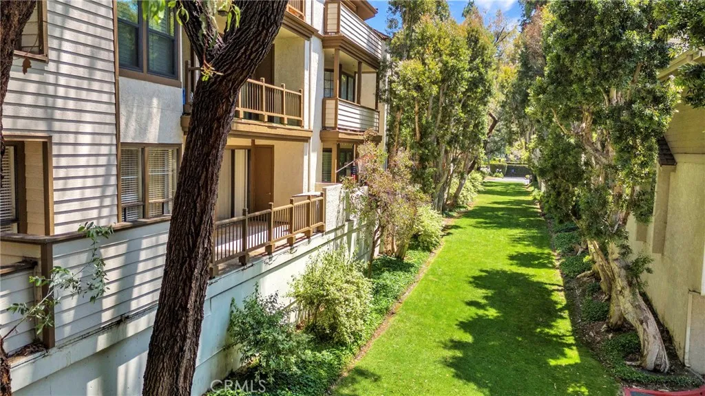 2571 Plaza Del Amo 107, Torrance, California 90503 home-pic-1