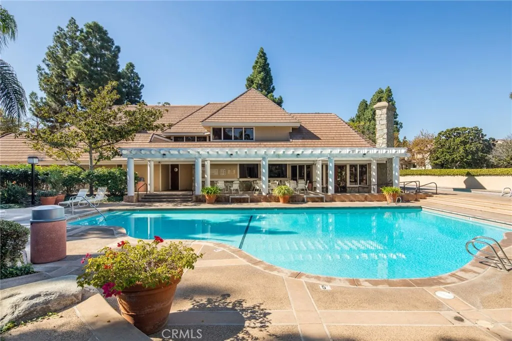 2571 Plaza Del Amo 107, Torrance, California 90503 home-pic-0