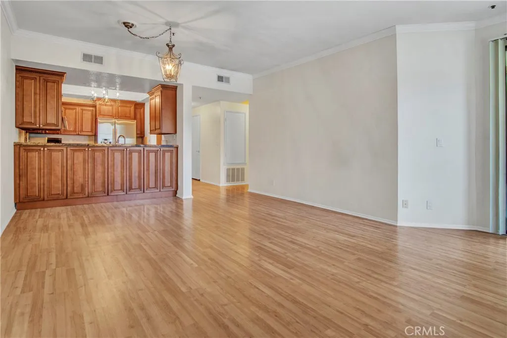 2571 Plaza Del Amo 107, Torrance, California 90503 home-pic-5