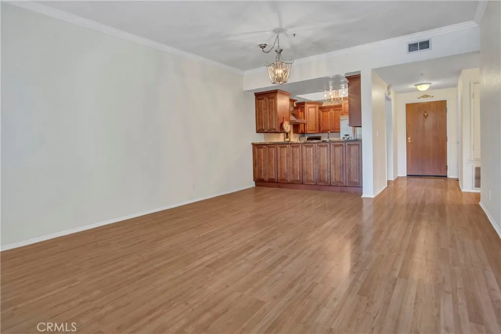 2571 Plaza Del Amo 107, Torrance, California 90503 home-pic-6