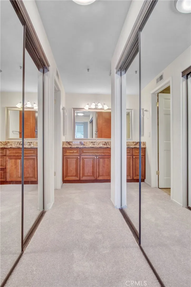 2571 Plaza Del Amo 107, Torrance, California 90503 home-pic-17