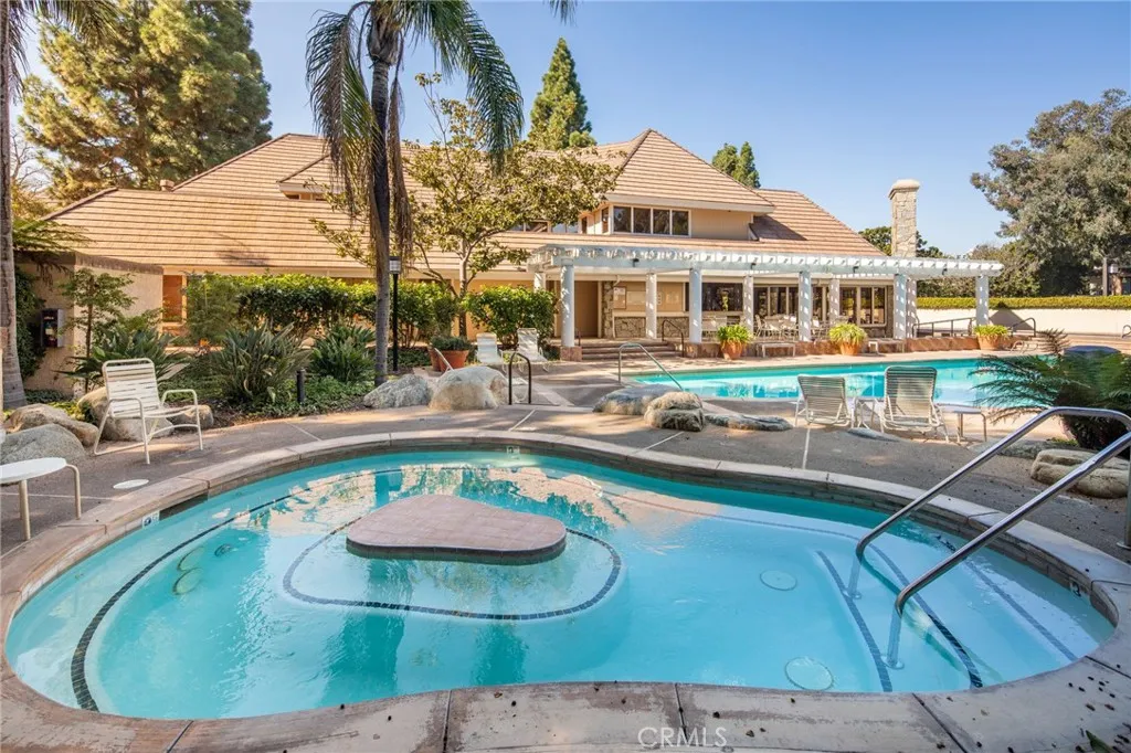 2571 Plaza Del Amo 107, Torrance, California 90503 home-pic-32
