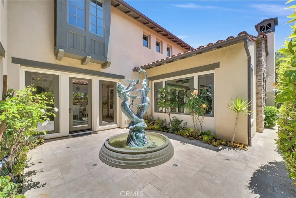 25 Village Way, Irvine, California 92603 home-pic-9