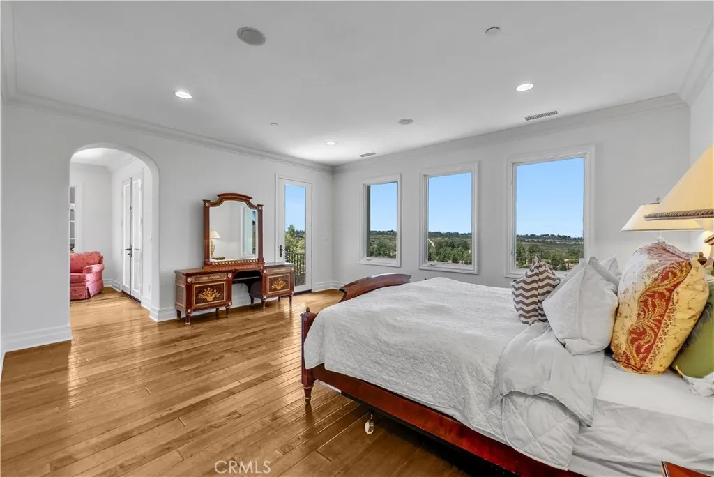 25 Village Way, Irvine, California 92603 home-pic-35
