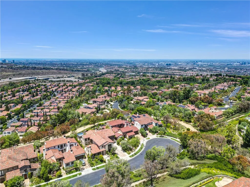25 Village Way, Irvine, California 92603 home-pic-47