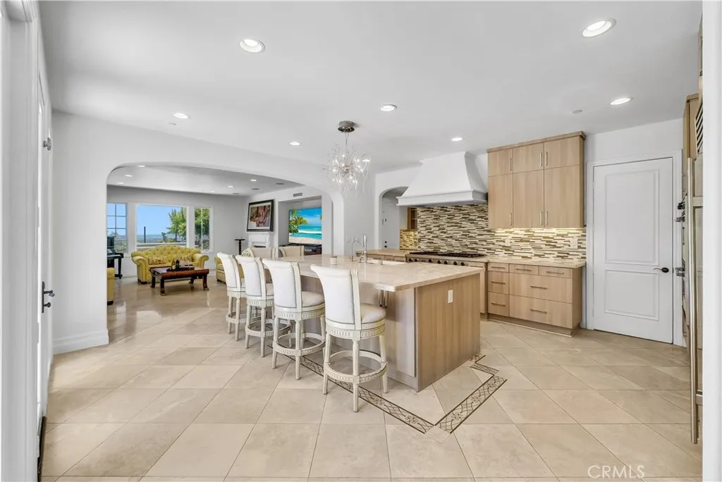 25 Village Way, Irvine, California 92603 home-pic-10