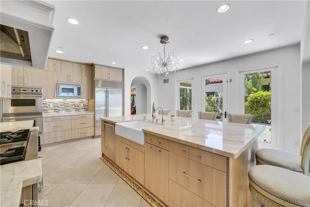 25 Village Way, Irvine, California 92603 home-pic-12