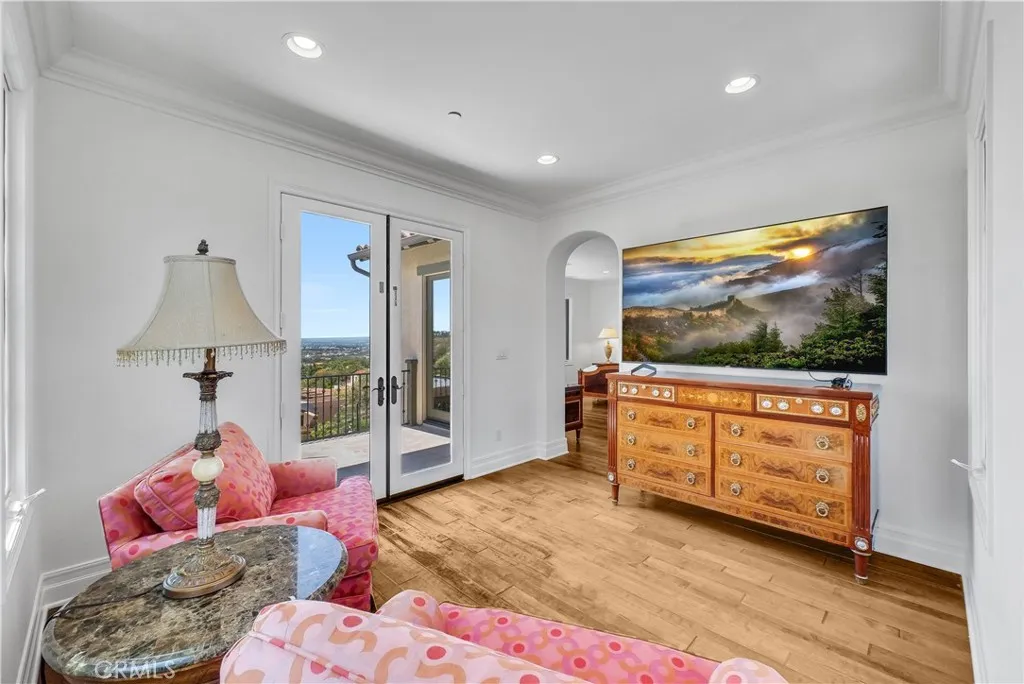 25 Village Way, Irvine, California 92603 home-pic-36