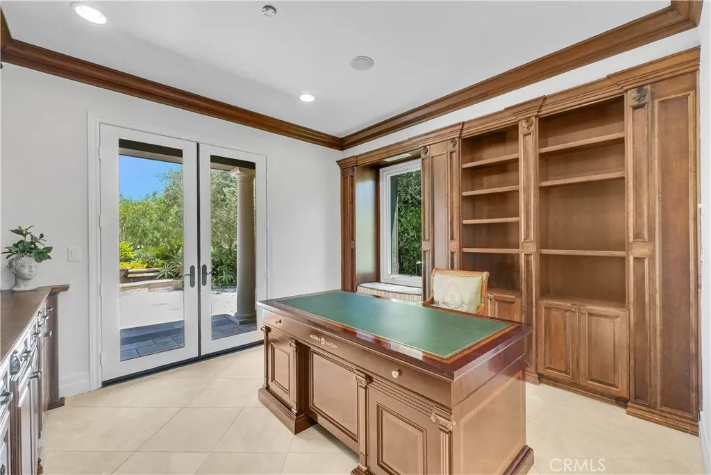 25 Village Way, Irvine, California 92603 home-pic-8