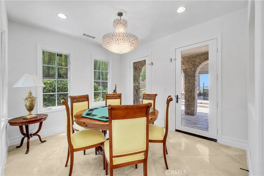 25 Village Way, Irvine, California 92603 home-pic-17