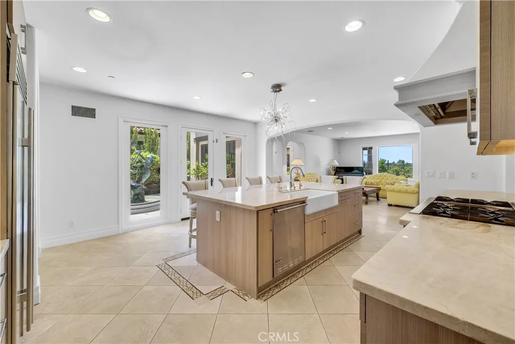 25 Village Way, Irvine, California 92603 home-pic-13