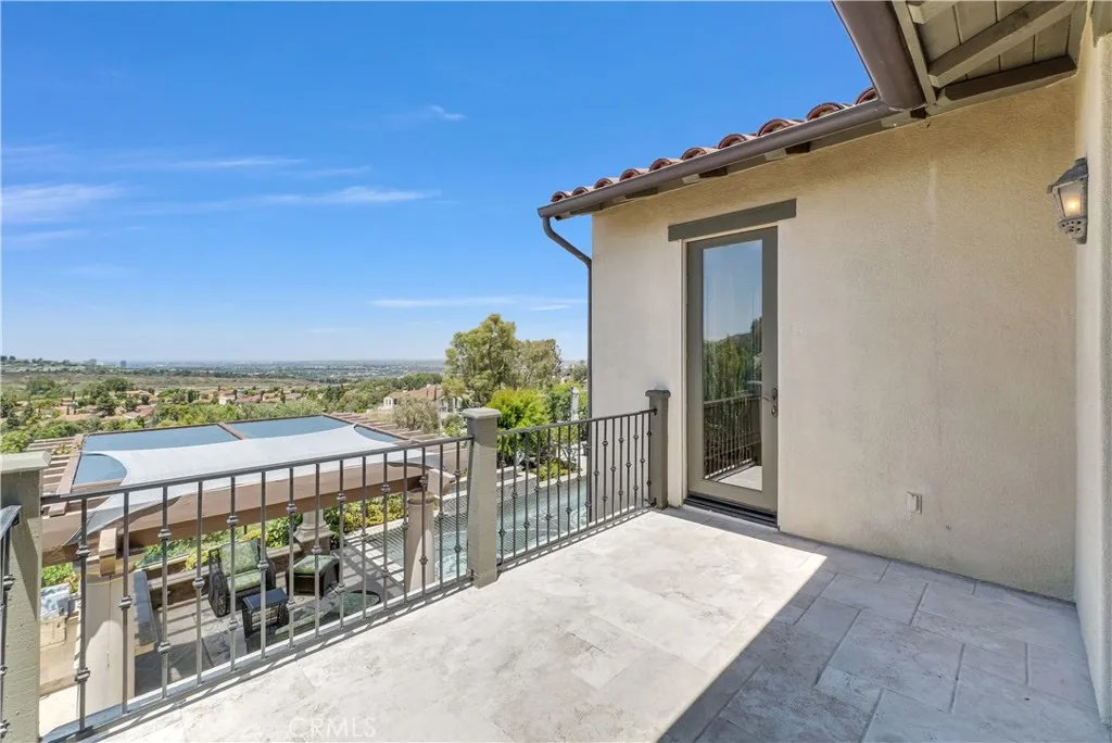 25 Village Way, Irvine, California 92603 home-pic-40