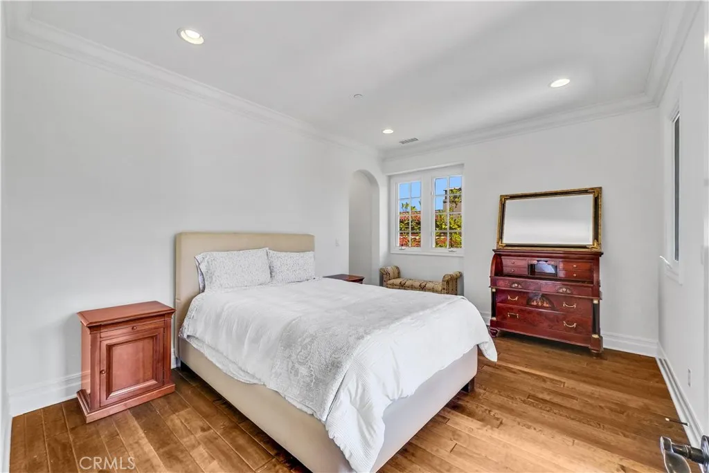 25 Village Way, Irvine, California 92603 home-pic-28