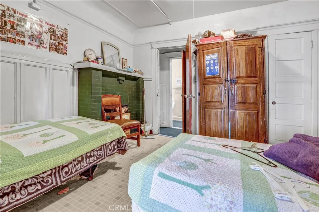 1470 W Adams Boulevard, Los Angeles, California 90007 home-pic-47