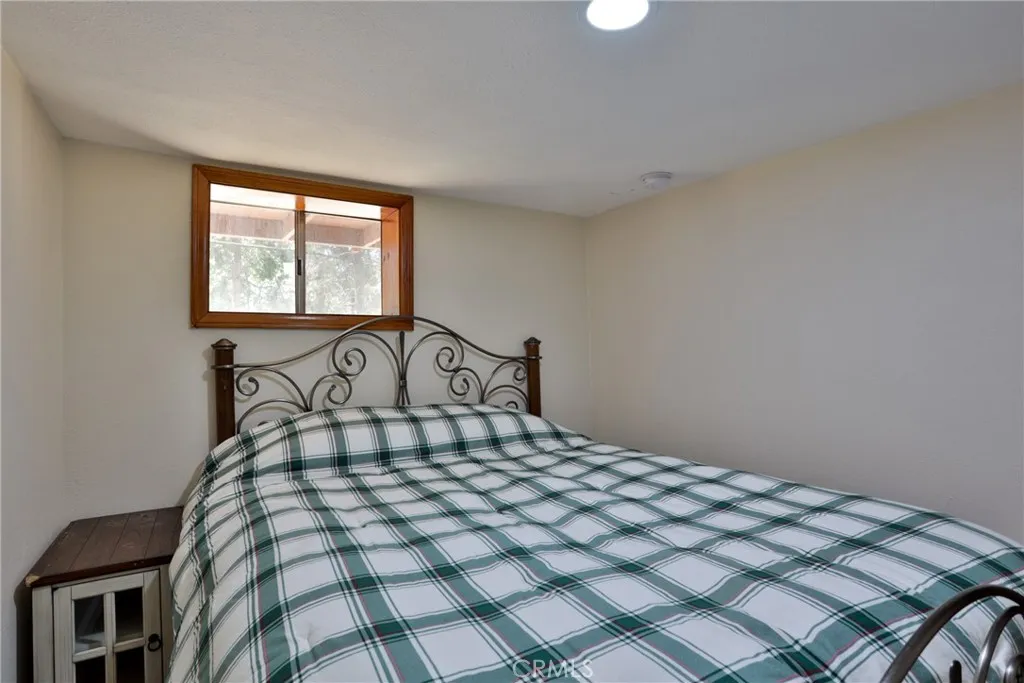 2548 Secret Drive, Running Springs, California 92382 home-pic-17