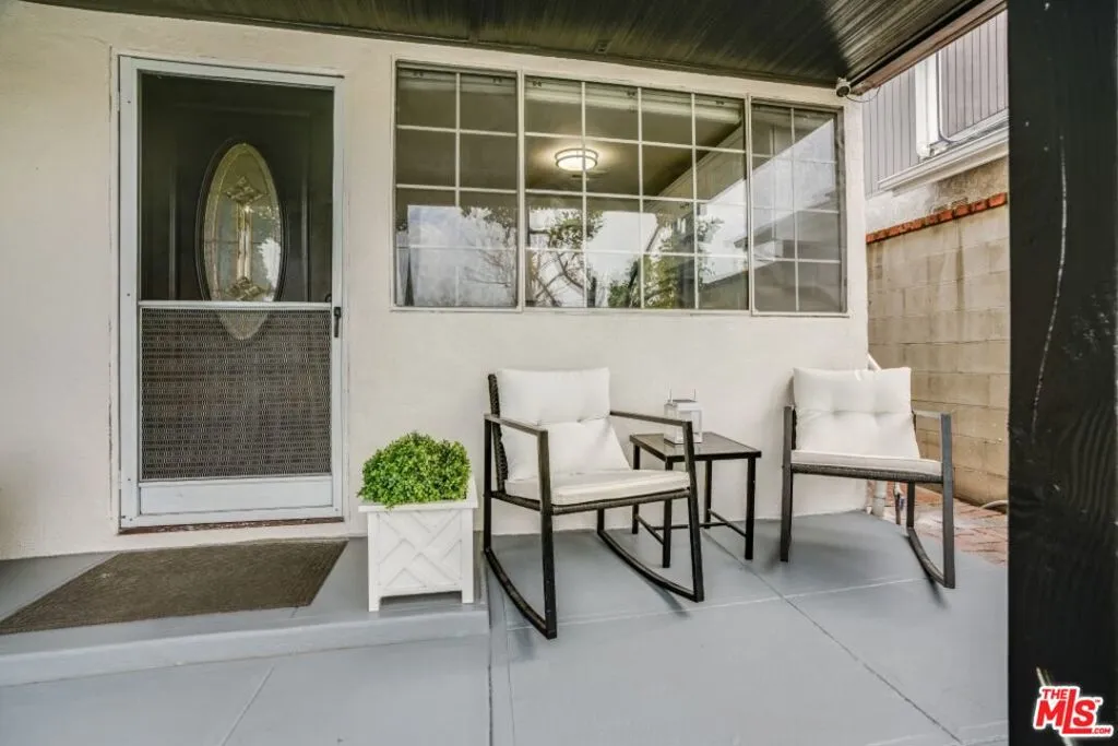 5514 Woodman Avenue, Sherman Oaks, California 91401 home-pic-3