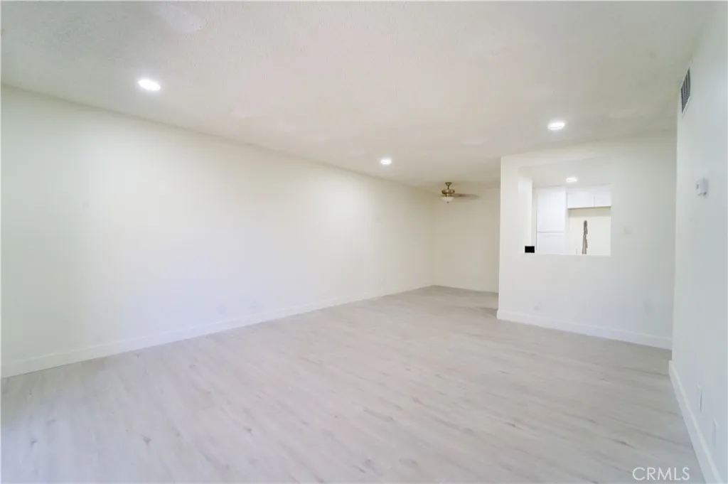 600 W Third St B211, Santa Ana, California 92701 home-pic-1