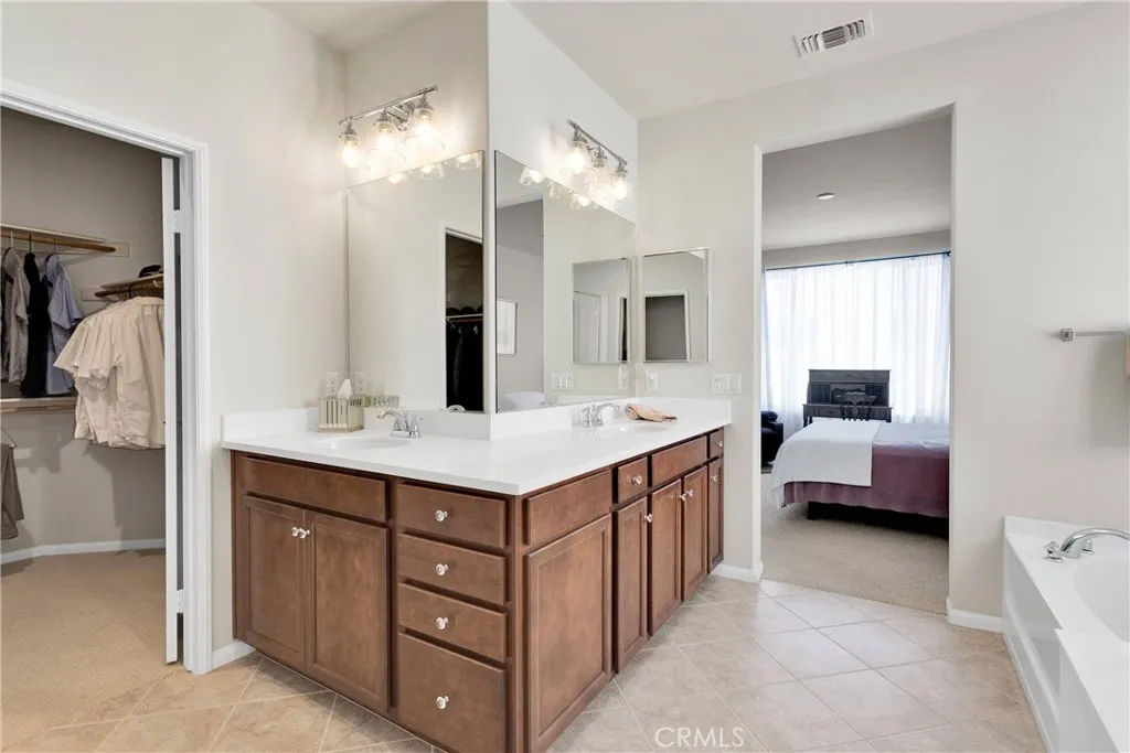 18935 Lariat Street, Apple Valley, California 92308 home-pic-22