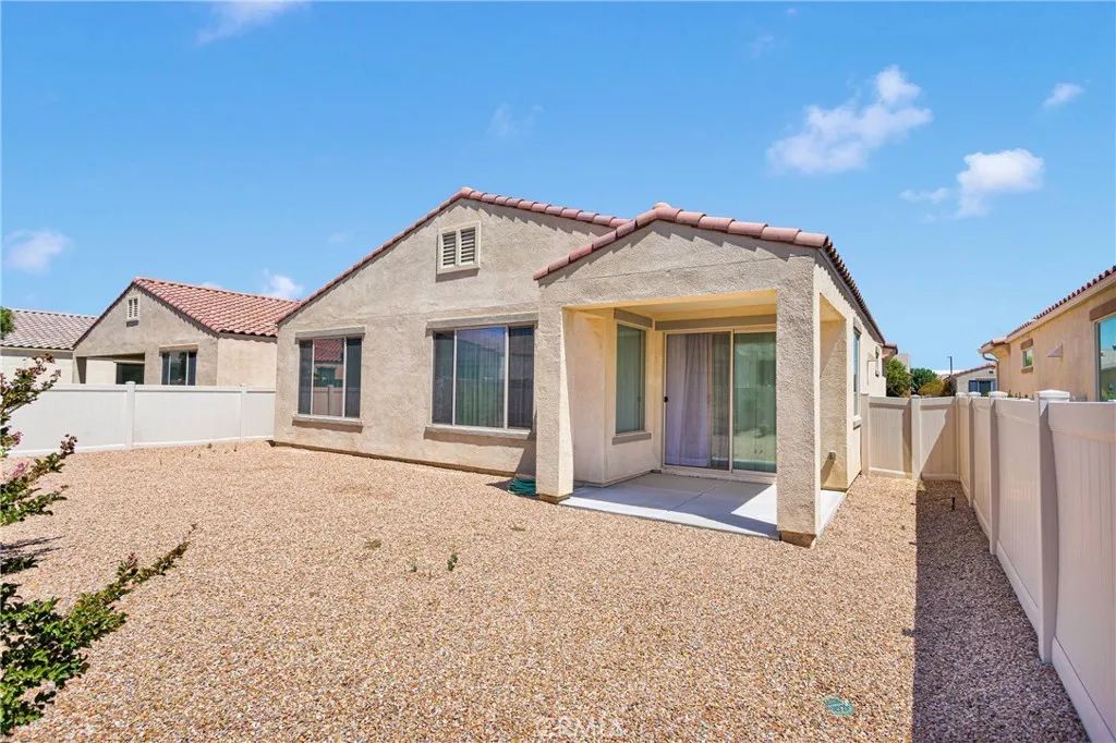 18935 Lariat Street, Apple Valley, California 92308 home-pic-35