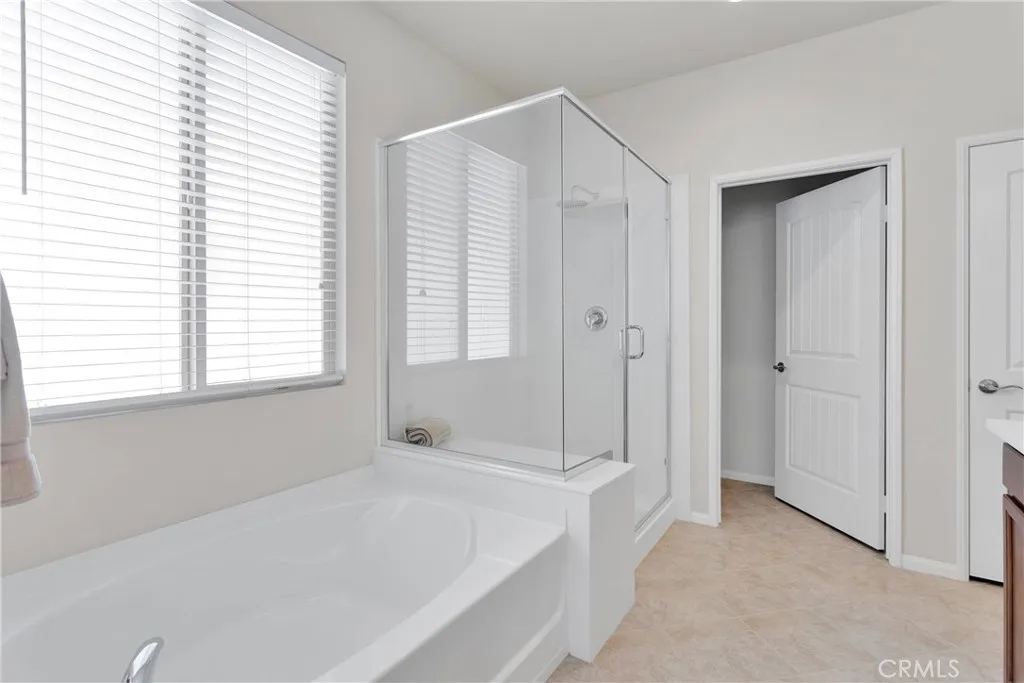 18935 Lariat Street, Apple Valley, California 92308 home-pic-20
