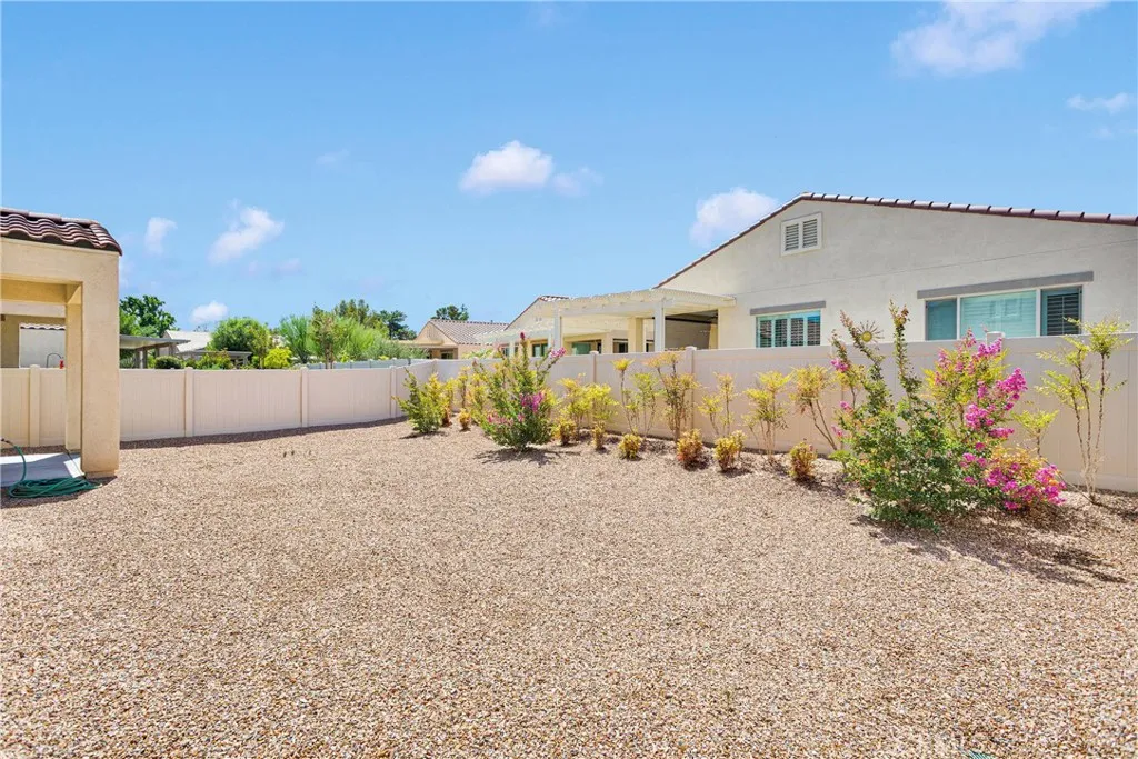 18935 Lariat Street, Apple Valley, California 92308 home-pic-37