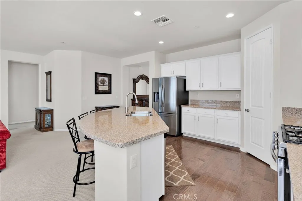 18935 Lariat Street, Apple Valley, California 92308 home-pic-13