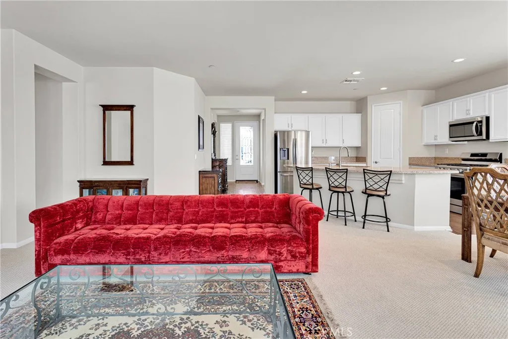18935 Lariat Street, Apple Valley, California 92308 home-pic-7