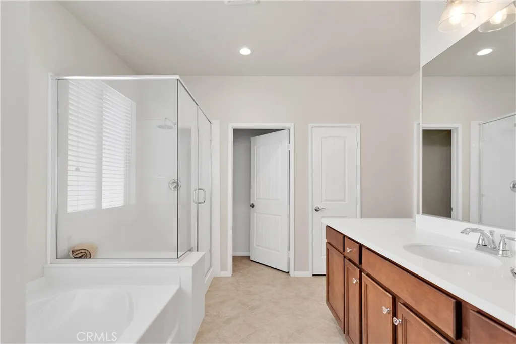 18935 Lariat Street, Apple Valley, California 92308 home-pic-19
