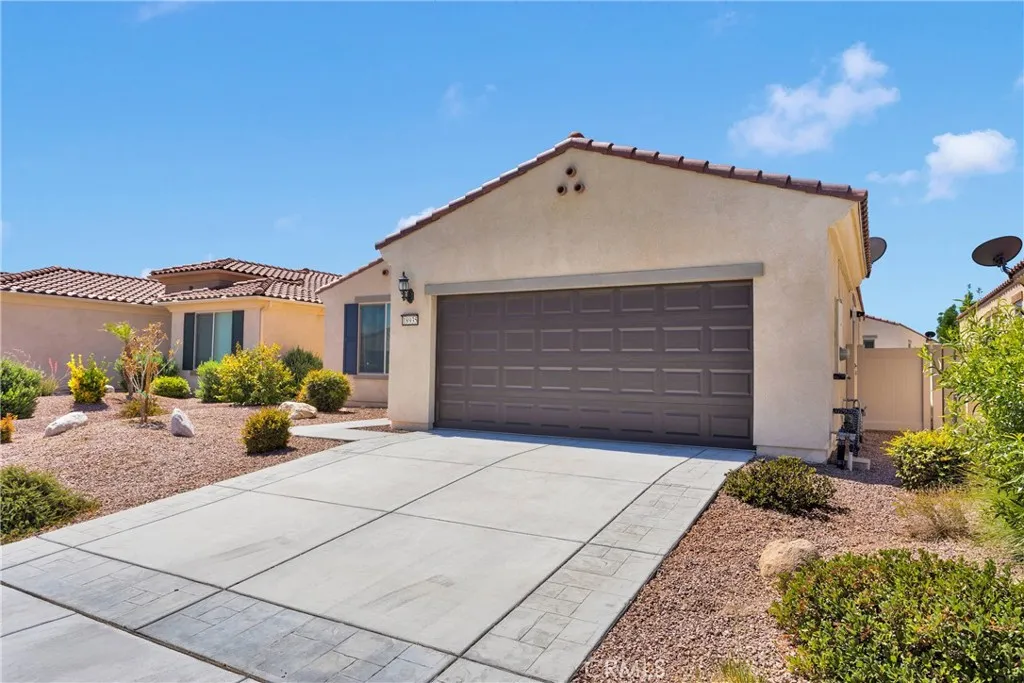 18935 Lariat Street, Apple Valley, California 92308 home-pic-2