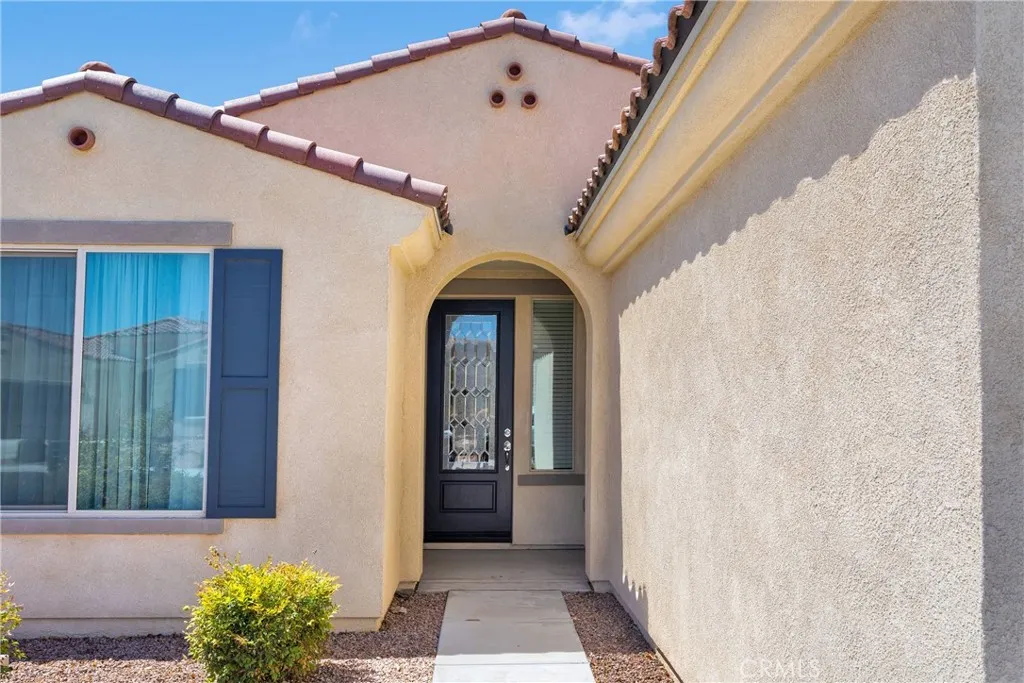 18935 Lariat Street, Apple Valley, California 92308 home-pic-4