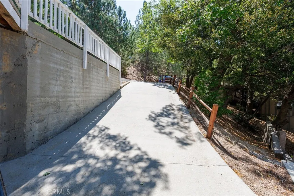 28575 Manitoba Drive, Lake Arrowhead, California 92352 home-pic-49